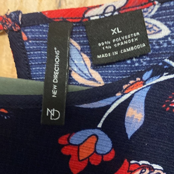 New Directions XL Floral Blouse & With Split Sleeve - Picture 2 of 9